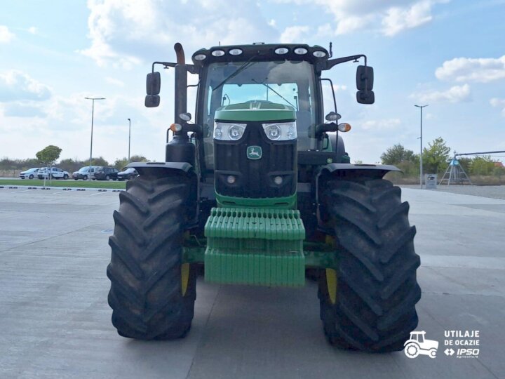 John Deere 6215R 9 1