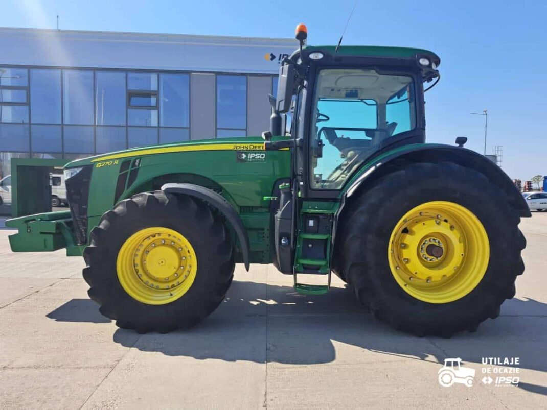 John Deere 8270R
