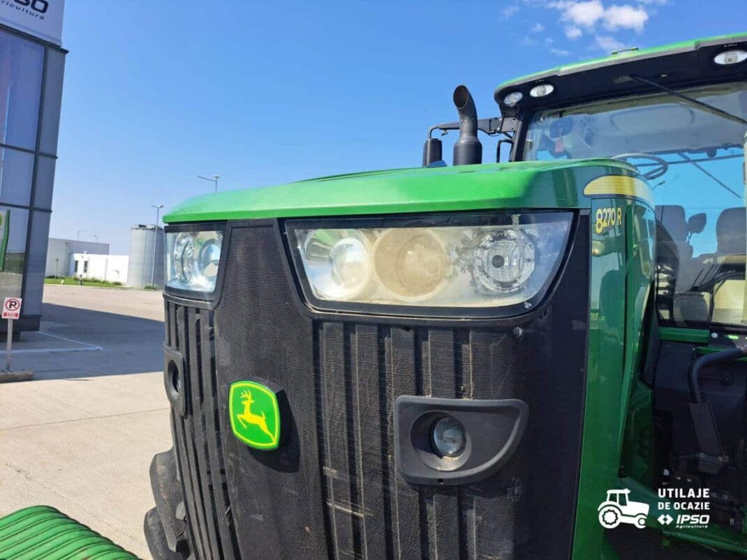 John Deere 8270R