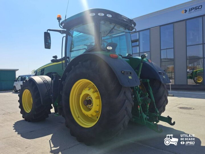 John Deere 8270R 2