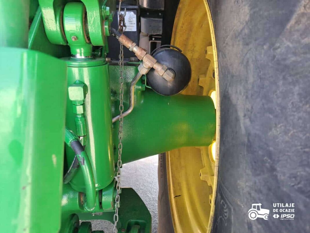 John Deere 8270R