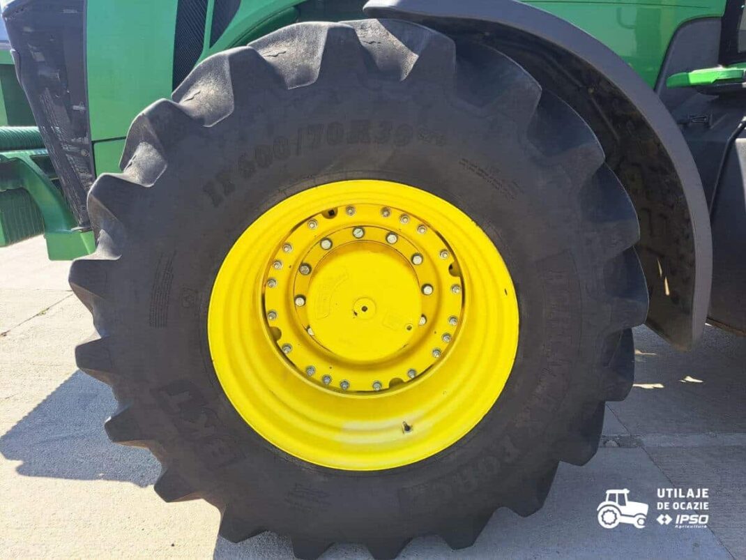 John Deere 8270R