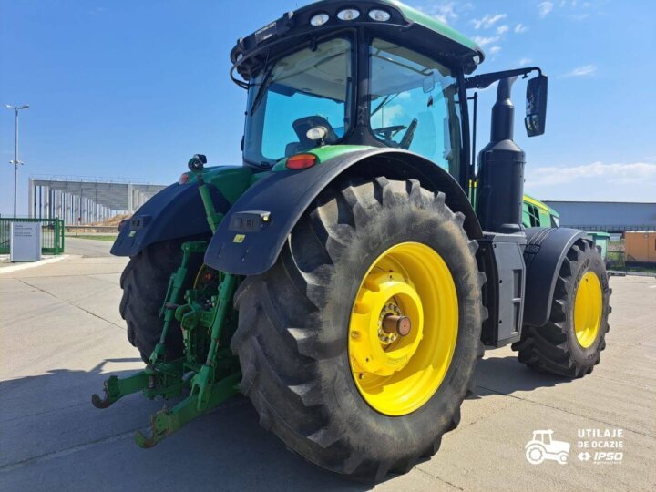 John Deere 8270R 3