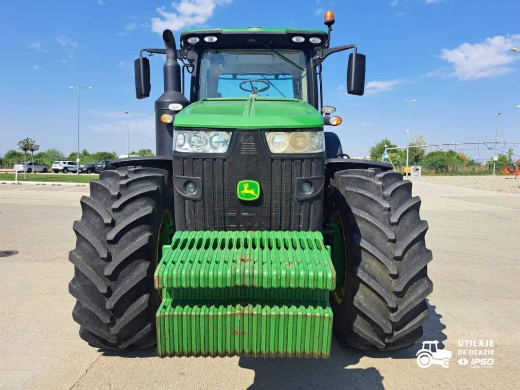 John Deere 8270R