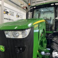 John Deere 8335R 17