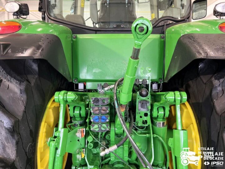 John Deere 8335R 19