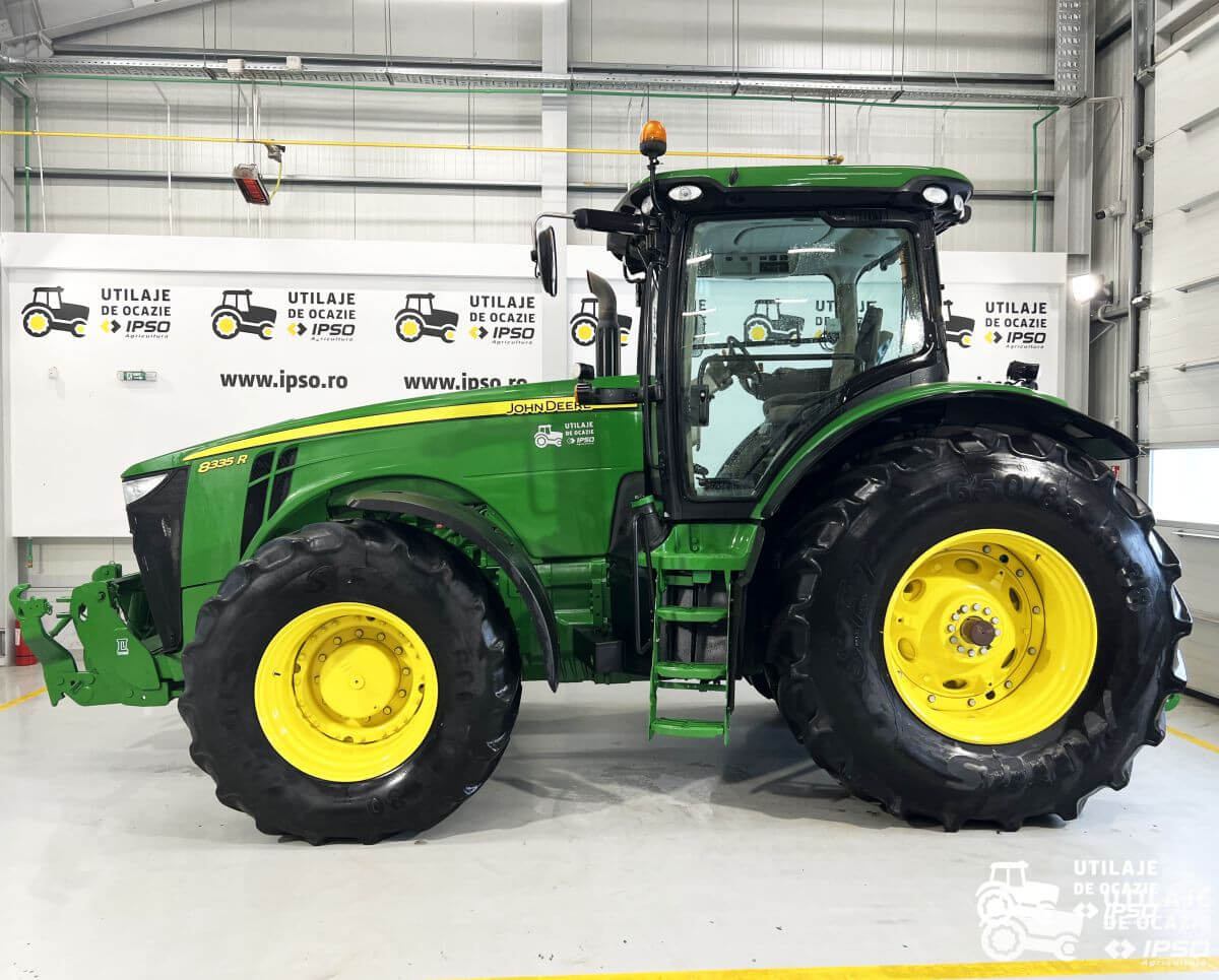 John Deere 8335R