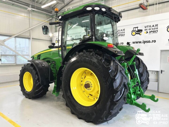 John Deere 8335R 3