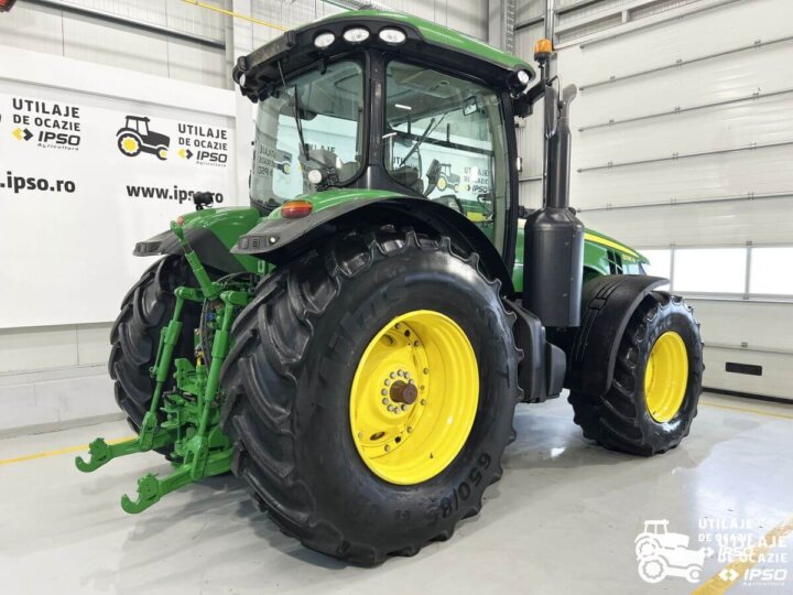 John Deere 8335R 5