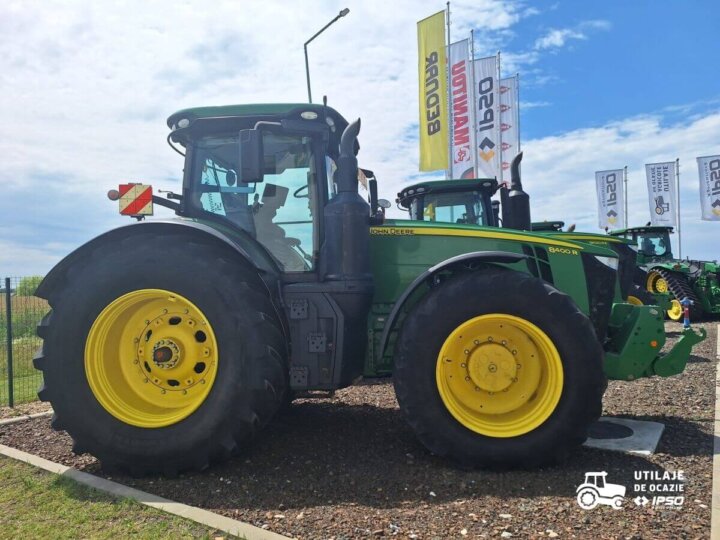 John Deere 8400R 21