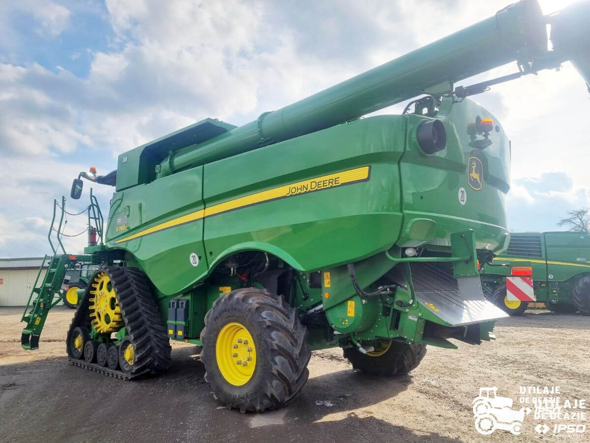 John Deere S780i + Header paioase