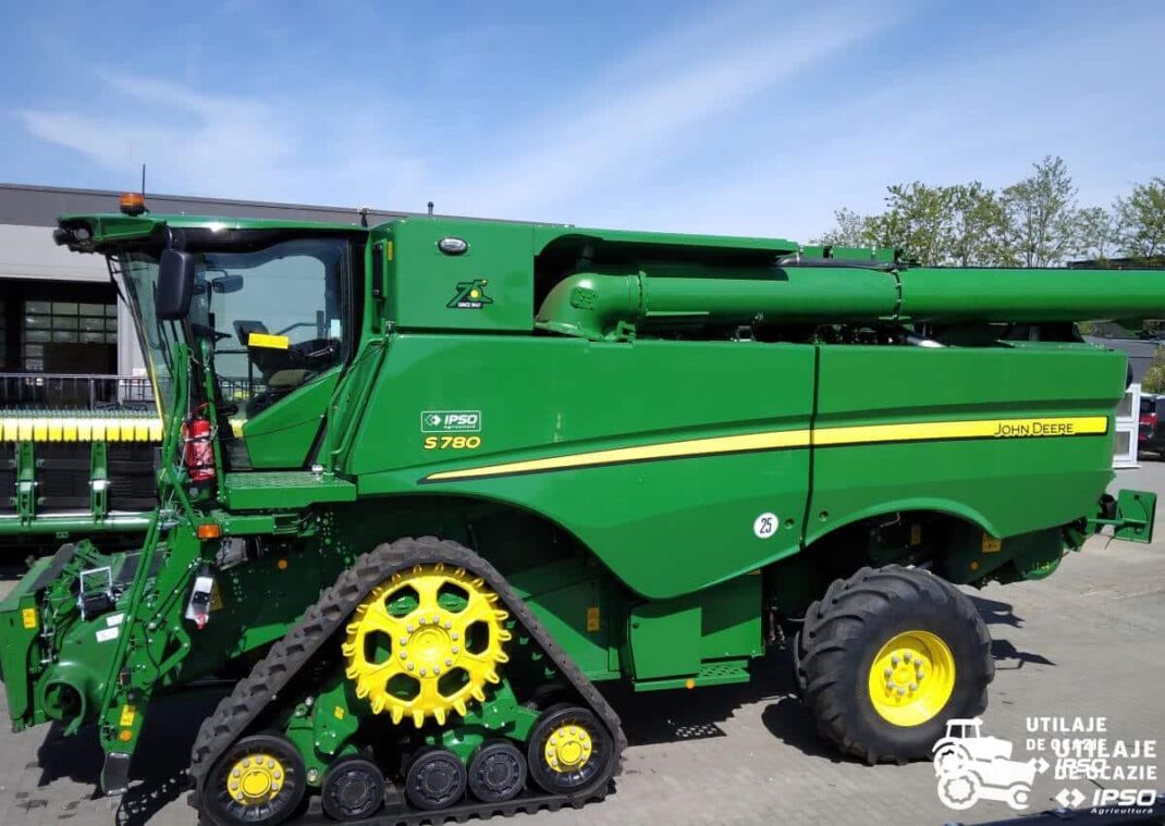 John Deere S780i + Header paioase