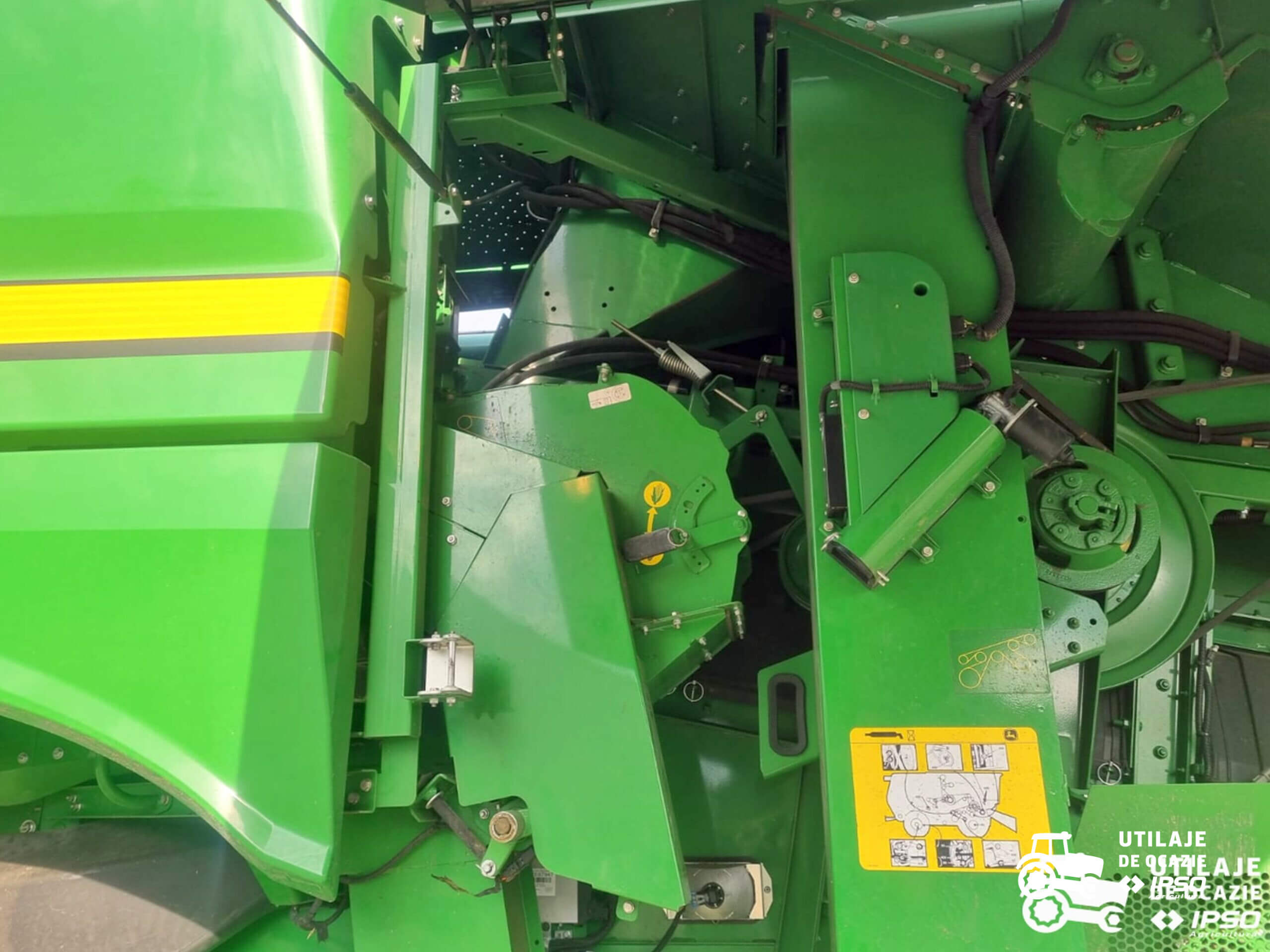 John Deere S780i + Header paioase
