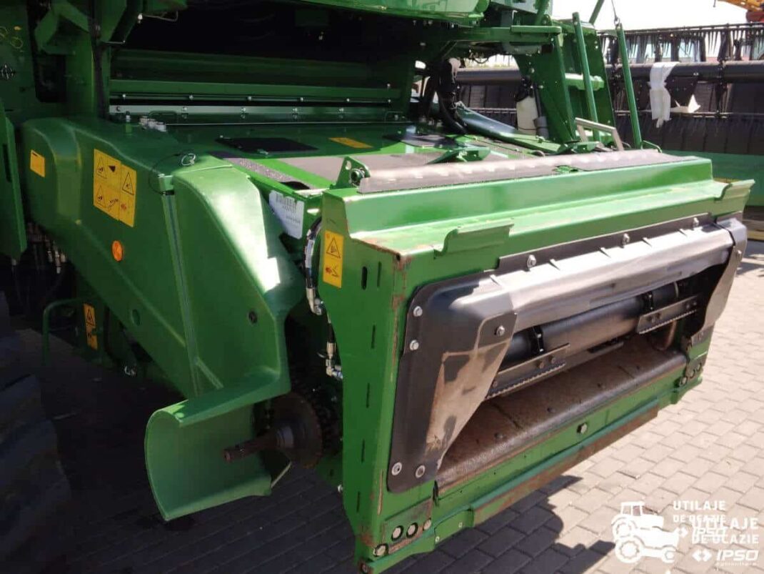 John Deere S780i + Header paioase