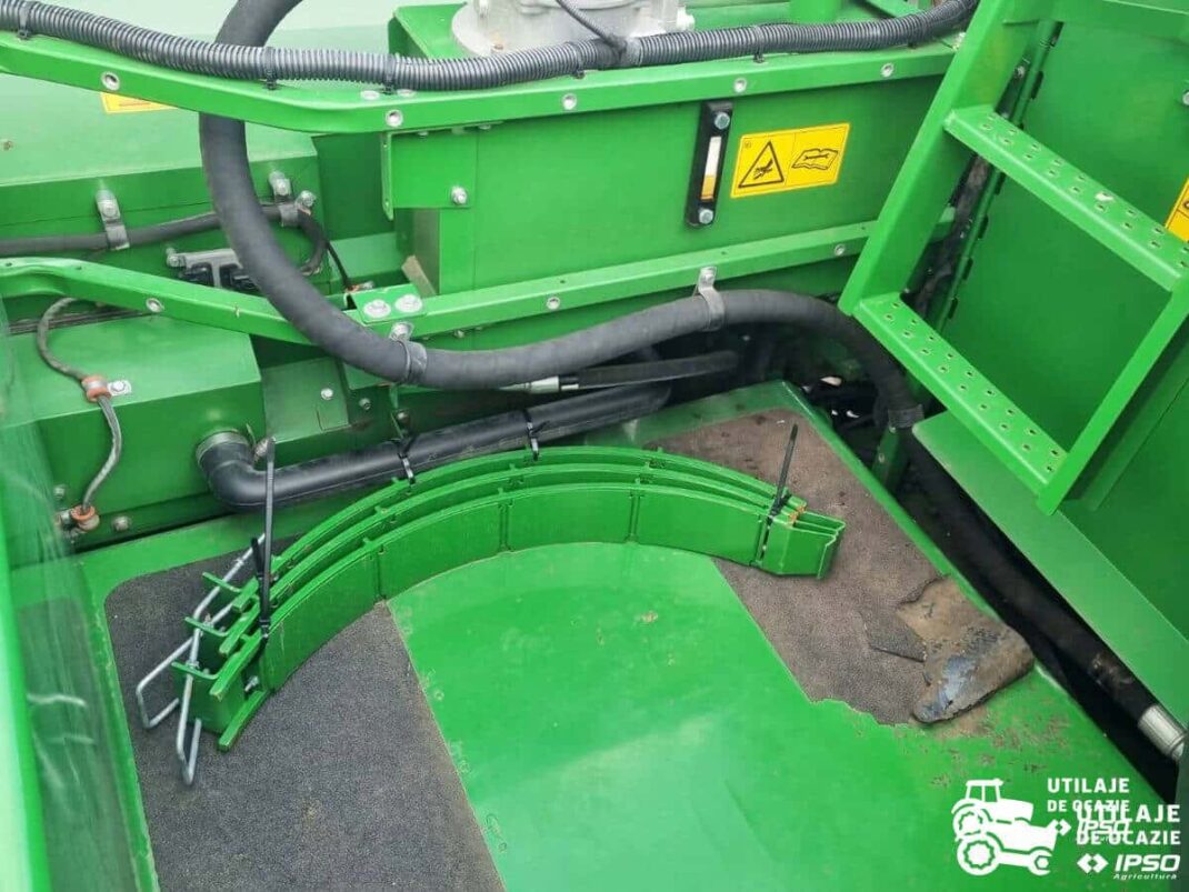John Deere S780i + Header paioase