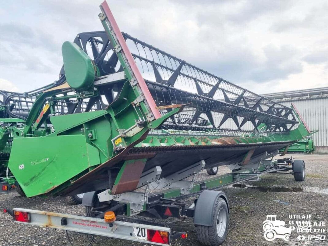 John Deere S780i + Header paioase