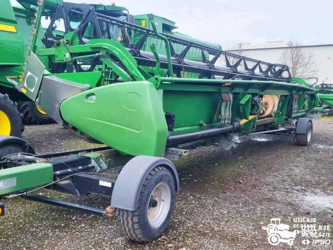 John Deere S780i + Header paioase
