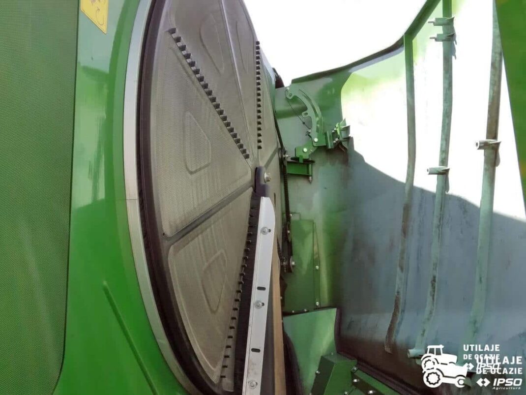 John Deere S780i + Header paioase