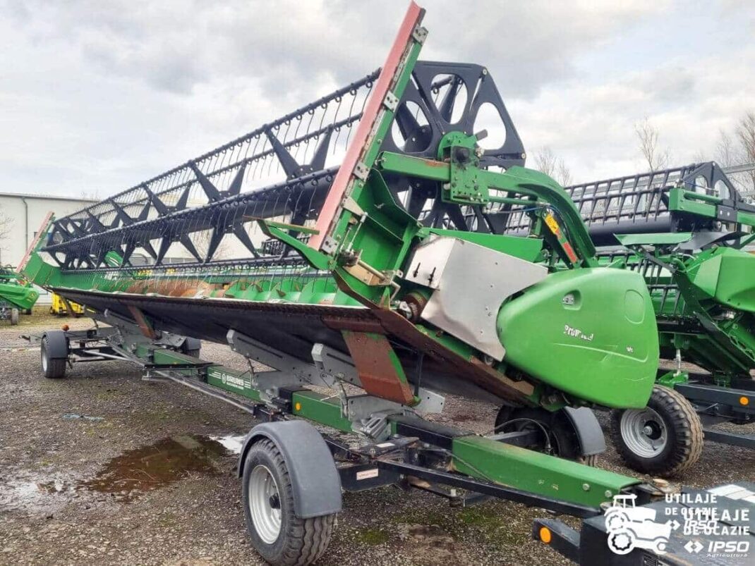John Deere S780i + Header paioase