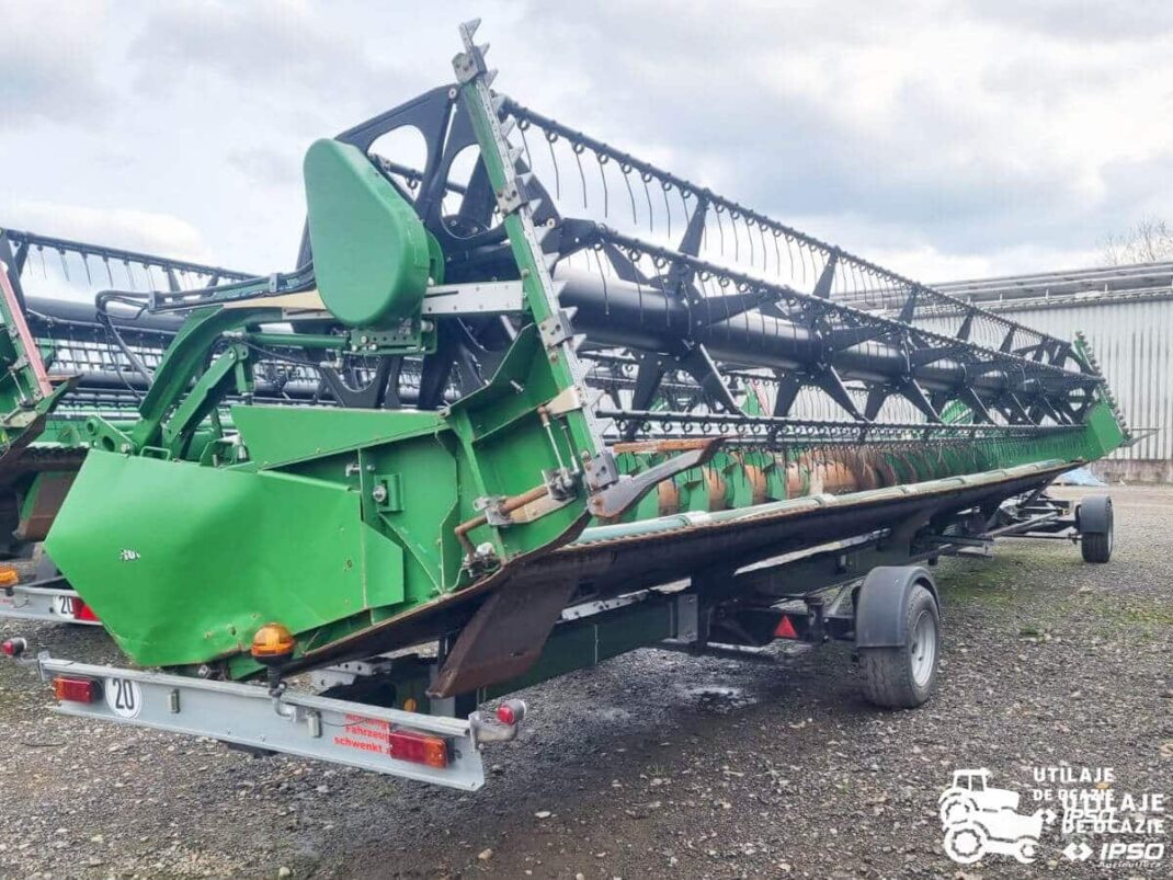 John Deere S780i + Header paioase