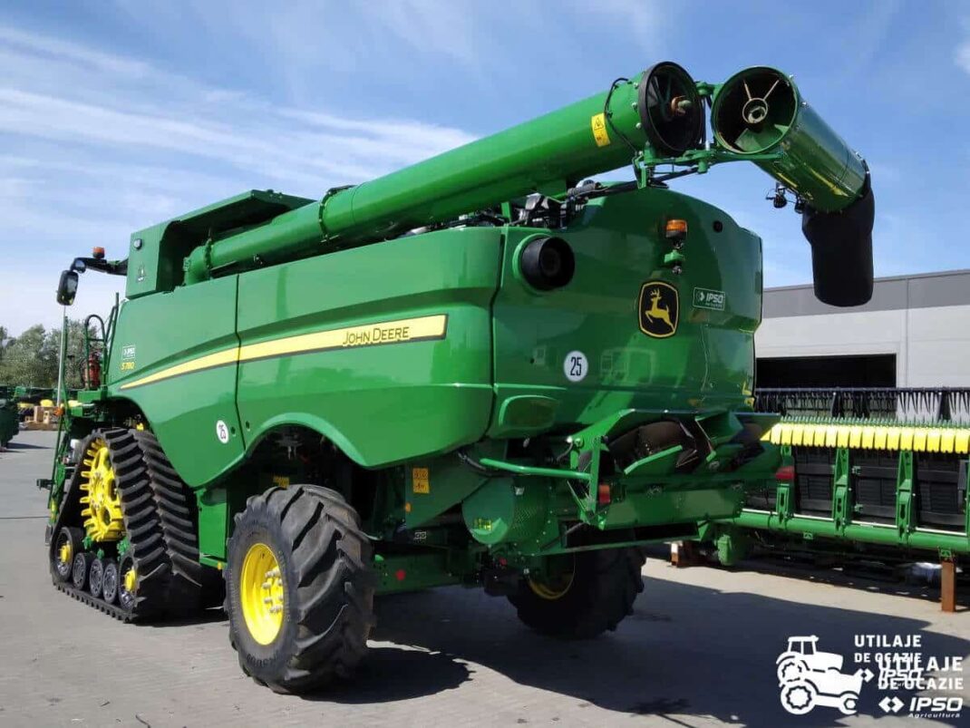 John Deere S780i + Header paioase