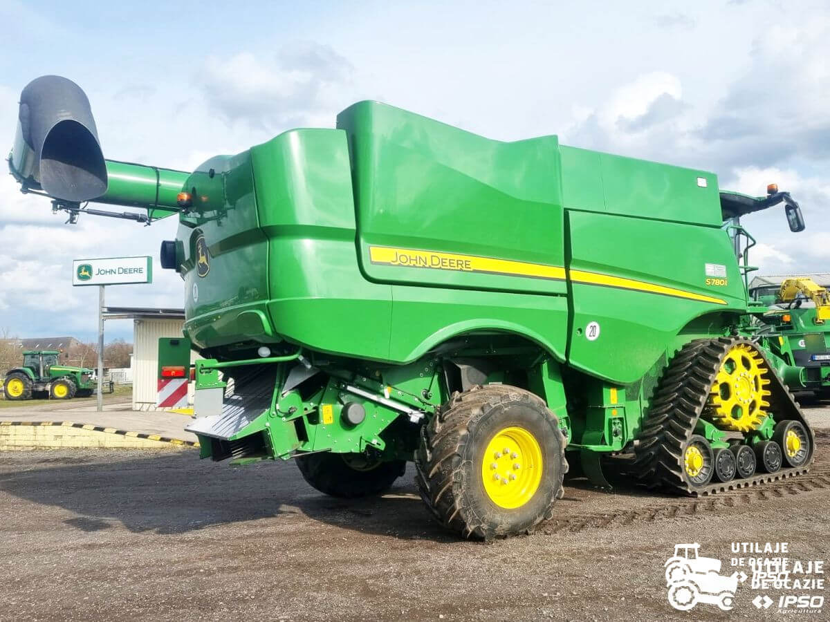 John Deere S780i + Header paioase