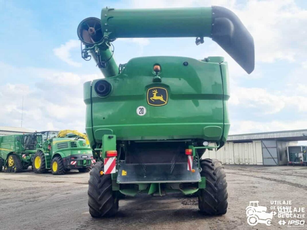 John Deere S780i + Header paioase