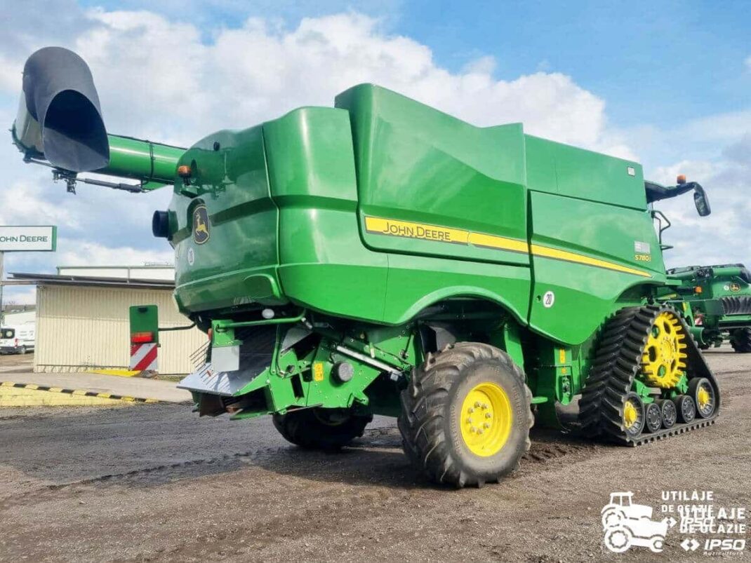 John Deere S780i + Header paioase