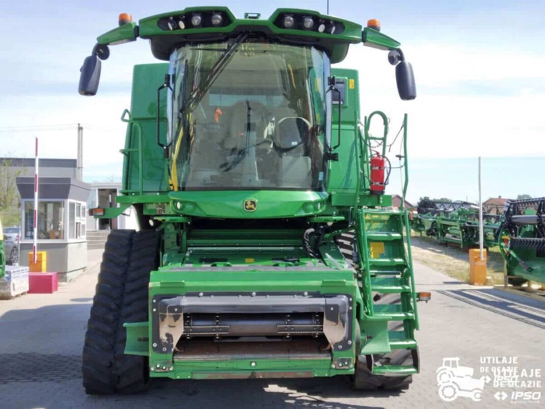 John Deere S780i + Header paioase