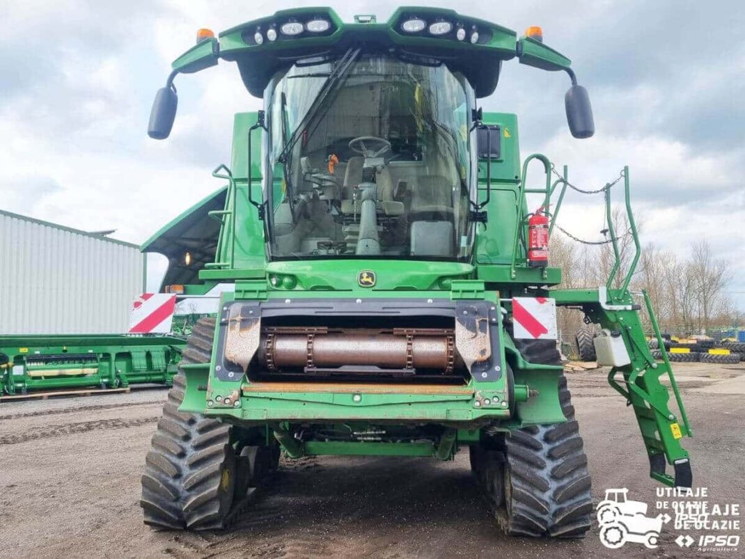 John Deere S780i + Header paioase