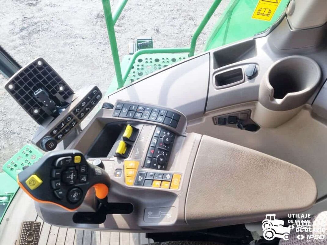 John Deere S780i + Header paioase