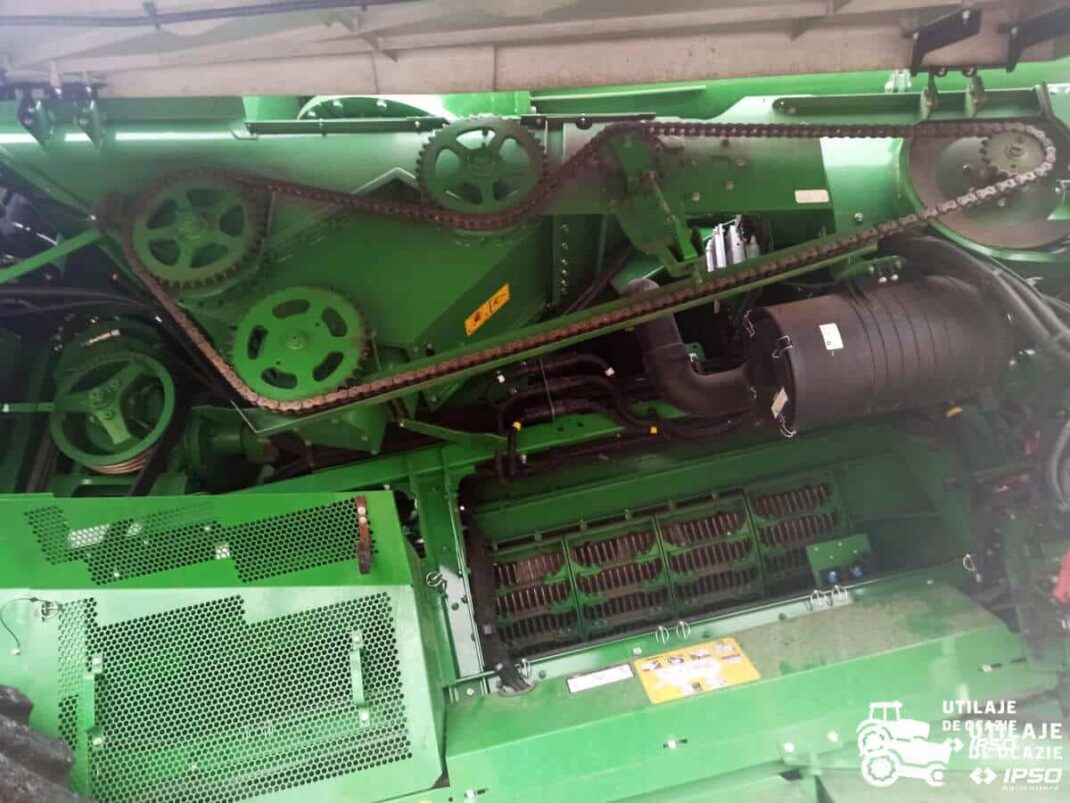 John Deere S790i + Header paioase