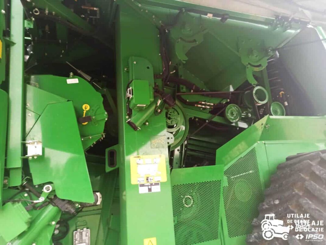 John Deere S790i + Header paioase