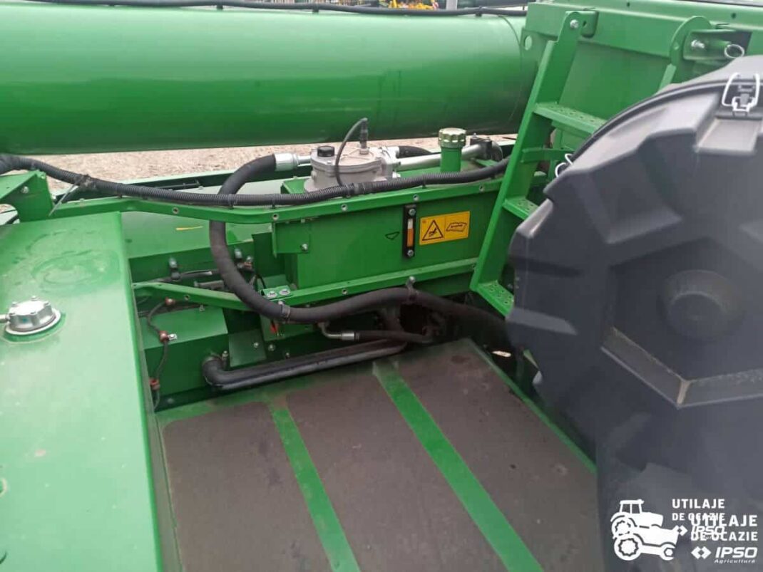 John Deere S790i + Header paioase
