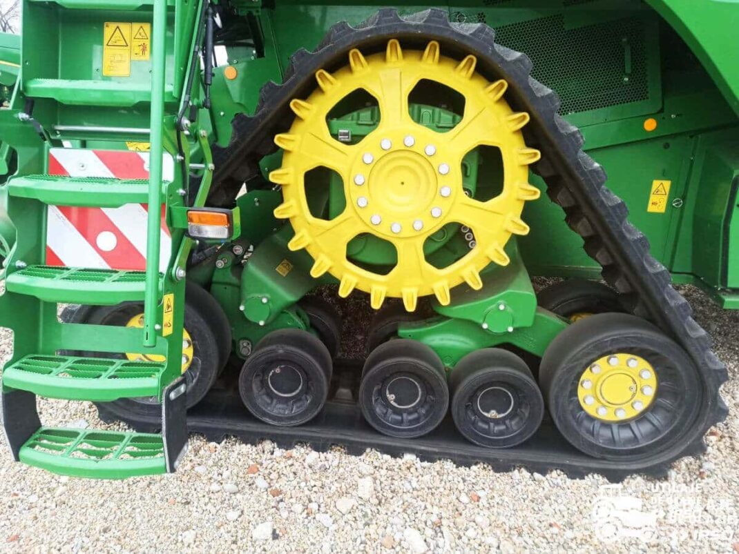 John Deere S790i + Header paioase