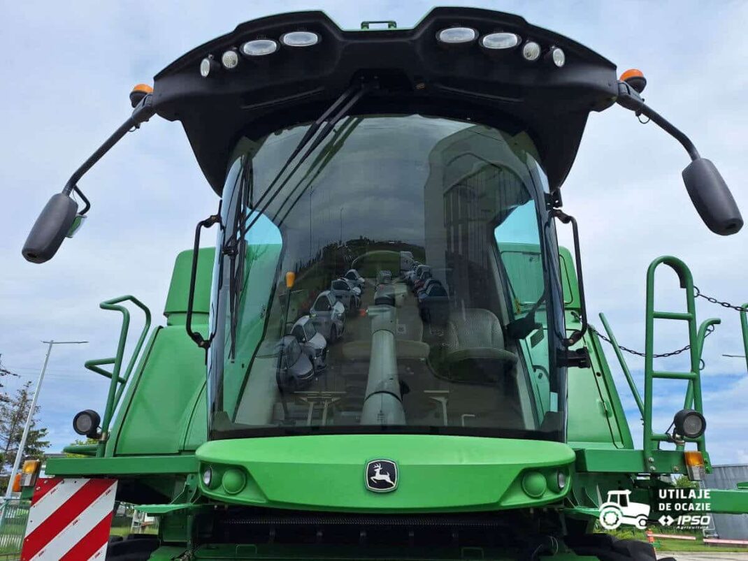 John Deere W650 + Header paioase