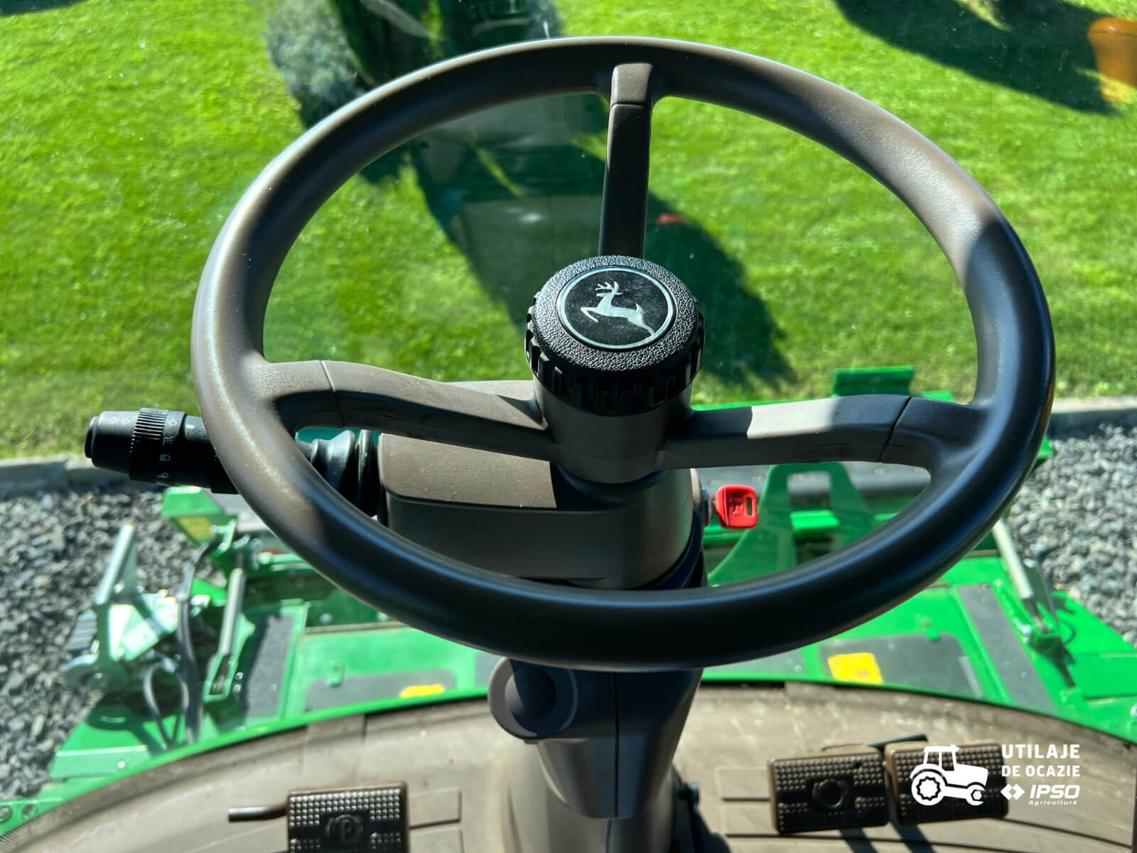 John Deere W650 + Header paioase
