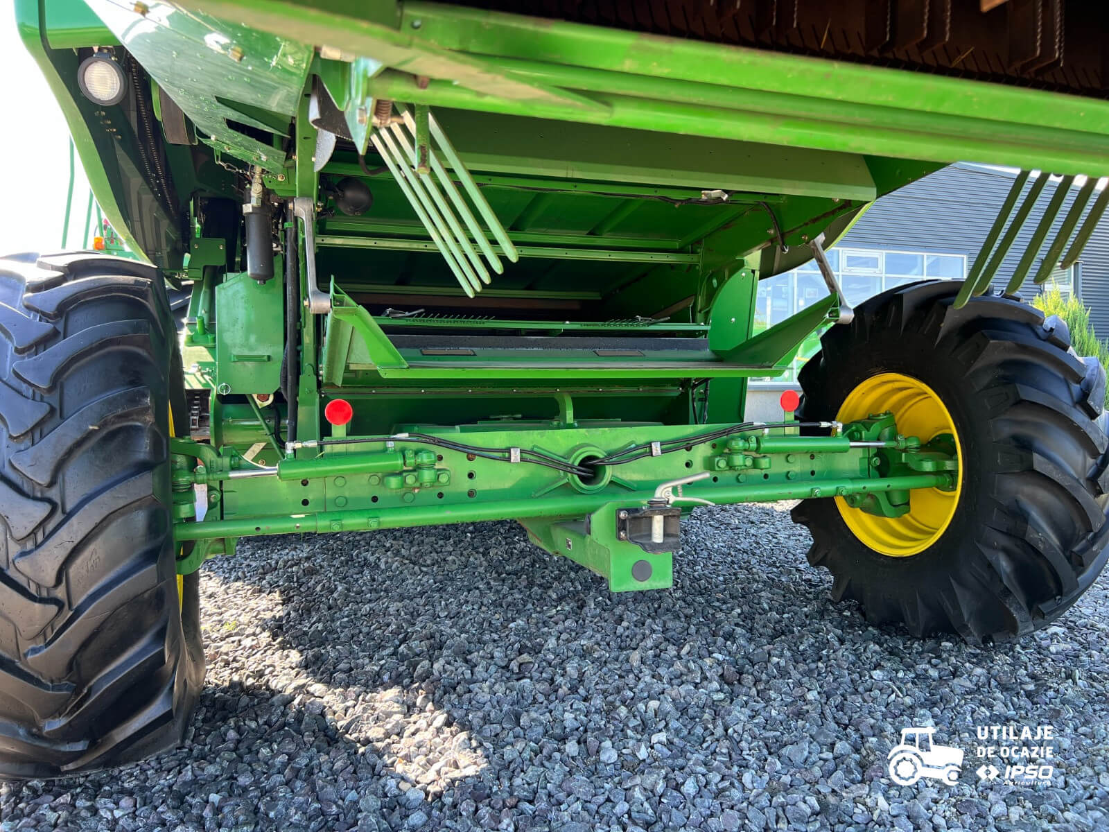 John Deere W650 + Header paioase