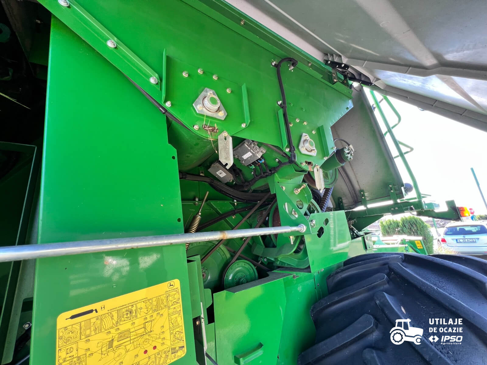 John Deere W650 + Header paioase