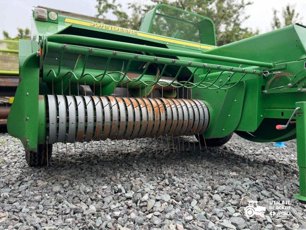 Presa de balotat John Deere 349