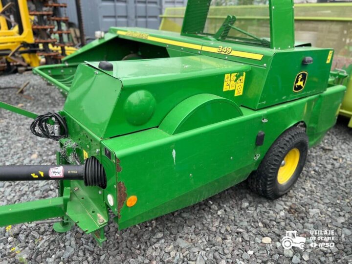 Presa de balotat John Deere 349 2