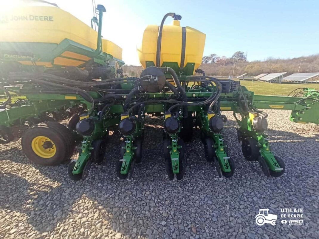 Semanatoare prasitoare John Deere DB37 ExactEmerge