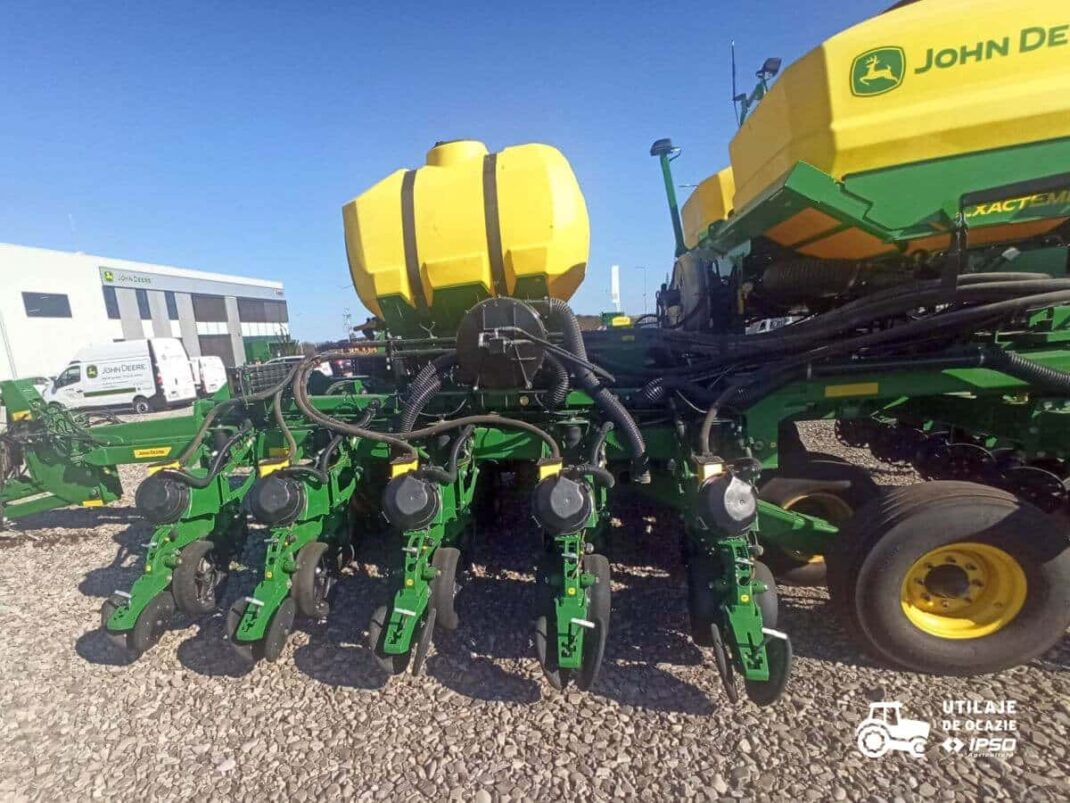Semanatoare prasitoare John Deere DB37 ExactEmerge