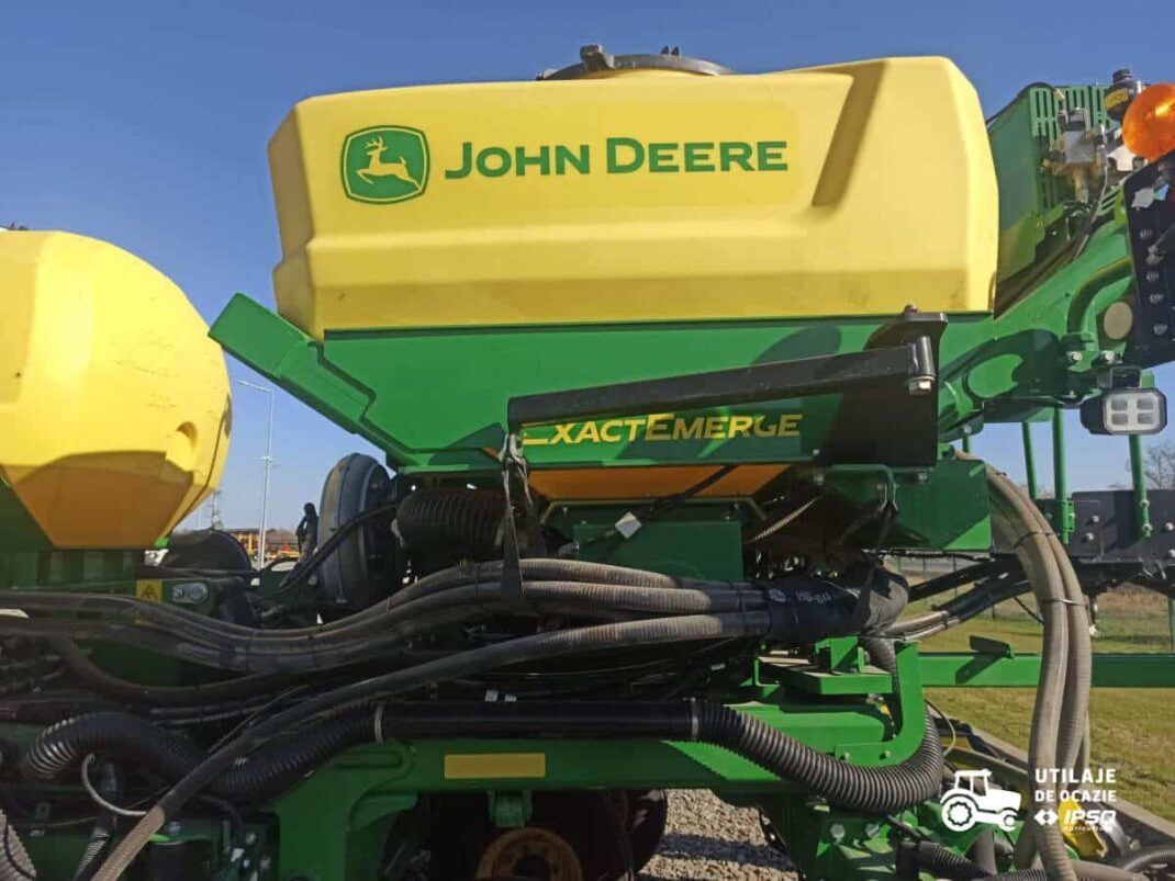 Semanatoare prasitoare John Deere DB37 ExactEmerge