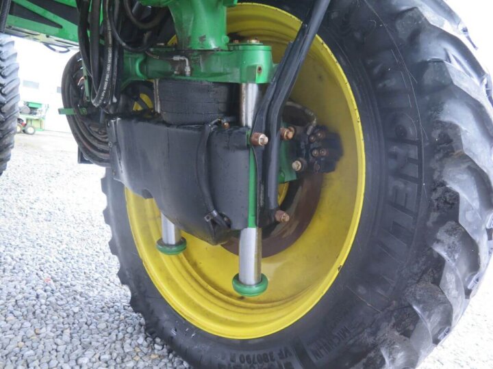 Sprayer John Deere R4038 11 1