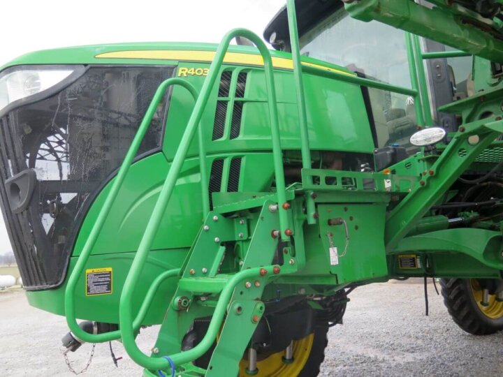 Sprayer John Deere R4038 12 1