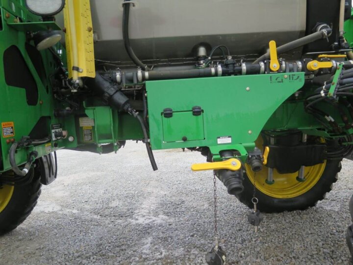 Sprayer John Deere R4038 14 1