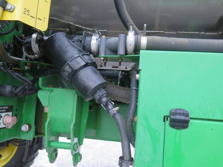 Sprayer John Deere R4038 15 1