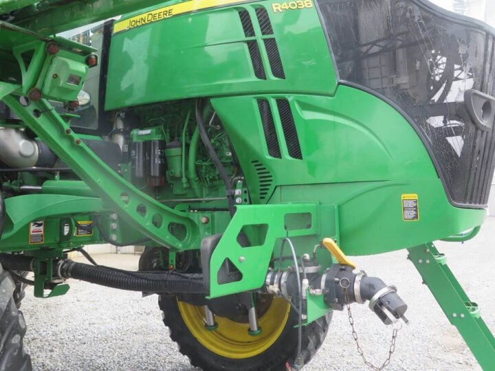 Sprayer John Deere R4038 18 1