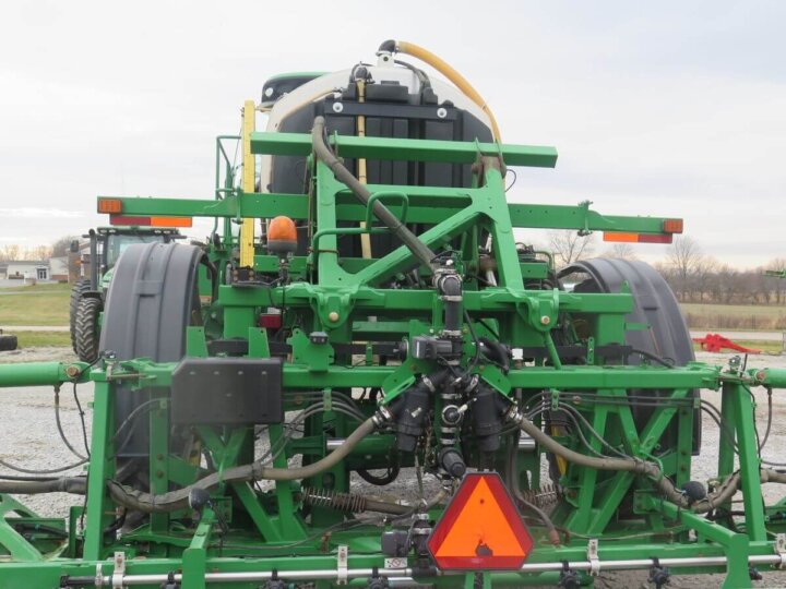 Sprayer John Deere R4038 23 1